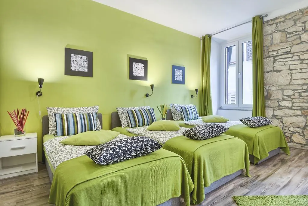 Guest house Top Center Rooms & Studio