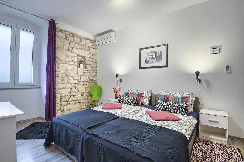 Guest house Top Center Rooms & Studio