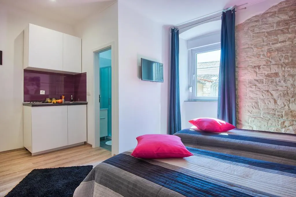 Top Center Rooms & Studio Pula