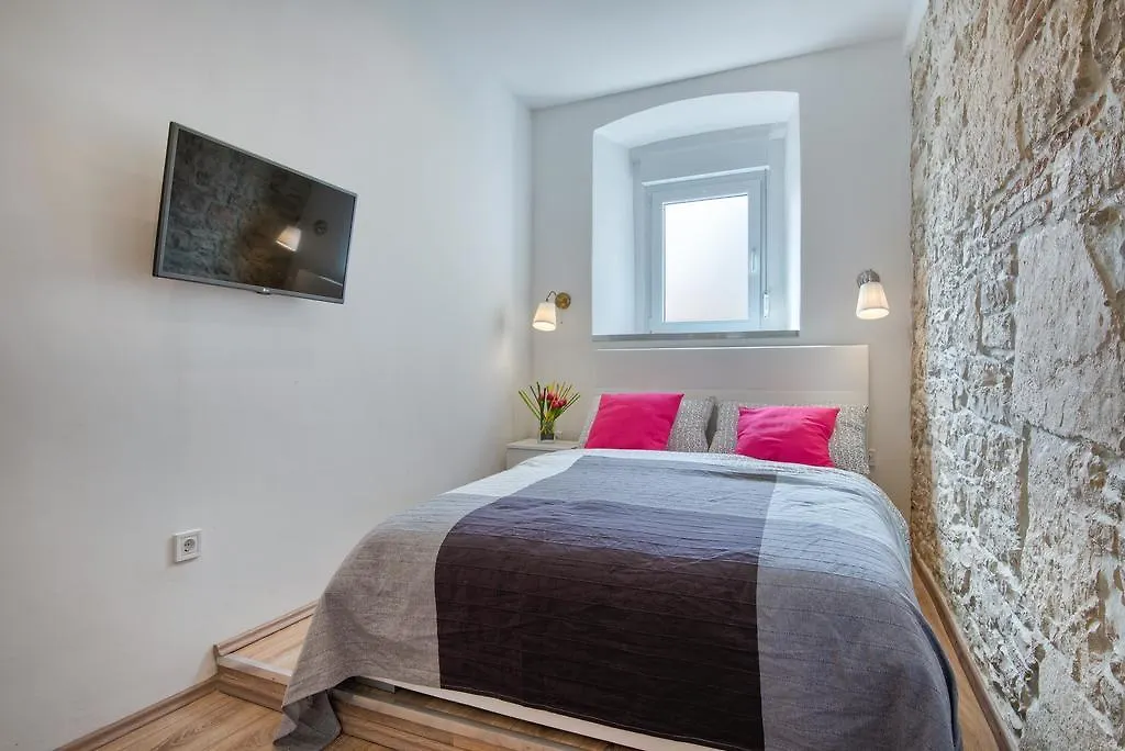 Guest house Top Center Rooms & Studio