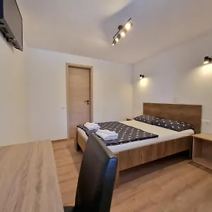 https://room-d.in-istria.net